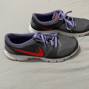 Nike Flex women’s size 10